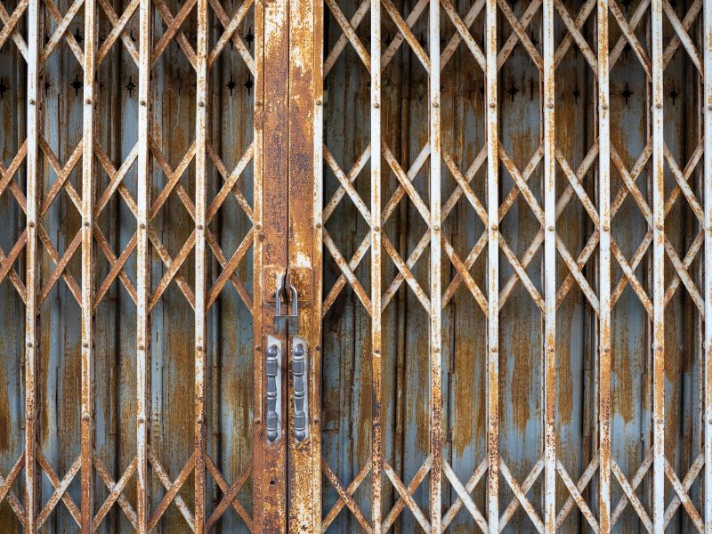 Quando il ferro diventa arte: sveliamo la vera forza delle tue porte